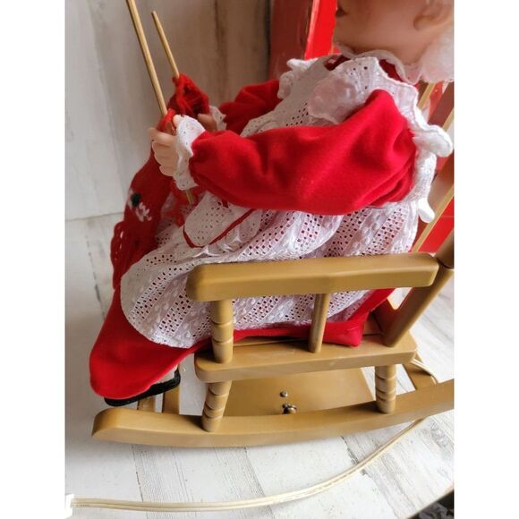 Vintage Santa's best knitting rocking chair Mrs Claus xmas animated decor - Picture 12 of 15
